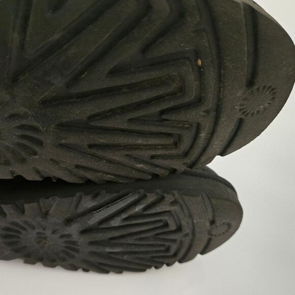 UGG Classic Black Mini Fluff  Shearling Collar Ankle Bootie, Sz 8, Style 1106757 - Picture 7 of 9